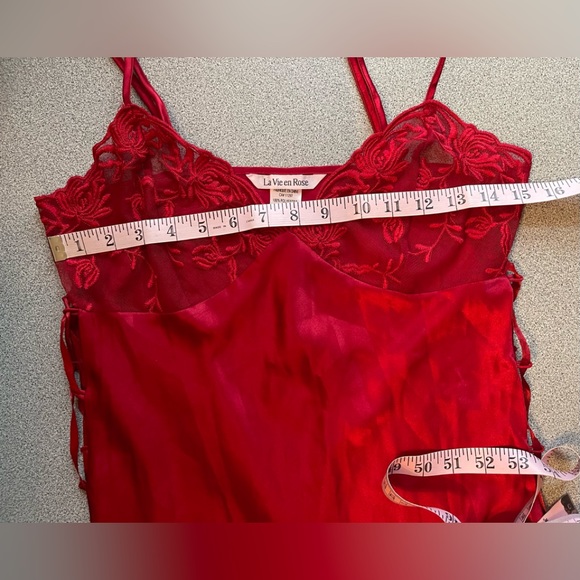 La Vie En Rose Red Satiny Negligée Gown Size Medium - Picture 9 of 11